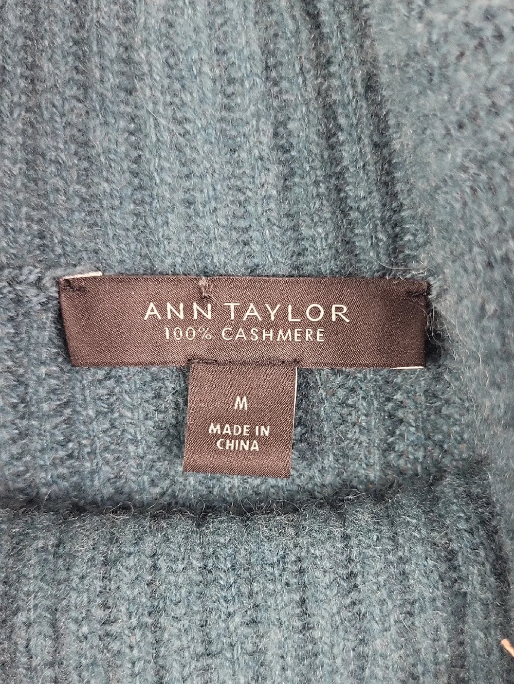Ann Taylor ribbed 100% cashmere Teal Ribbed Turtleneck Knit Dress. Size M